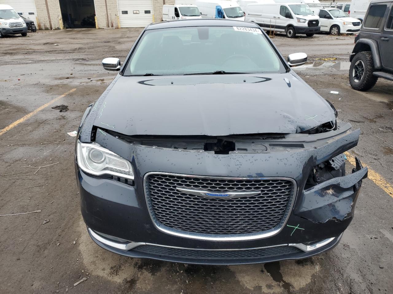 2018 Chrysler 300 - Image 5