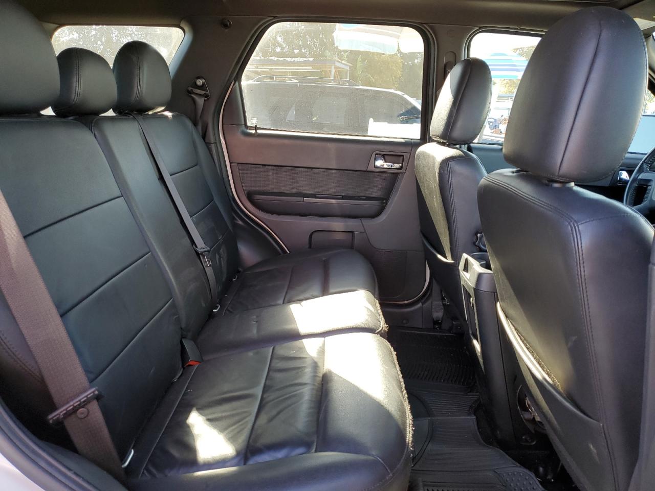 2011 Ford Escape - Image 11