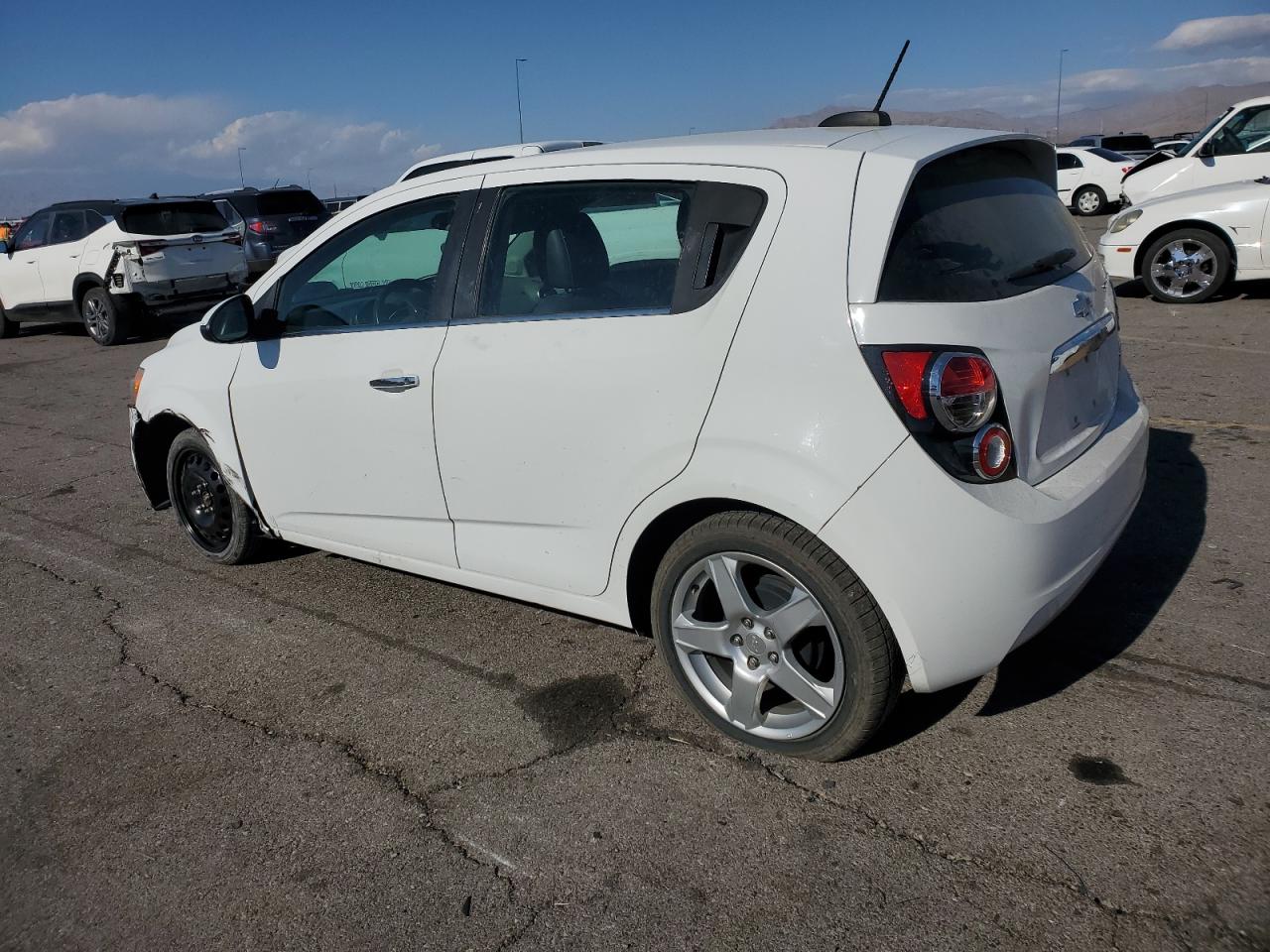 VIN 1G1JE6SB1F4212584 2015 CHEVROLET SONIC no.2