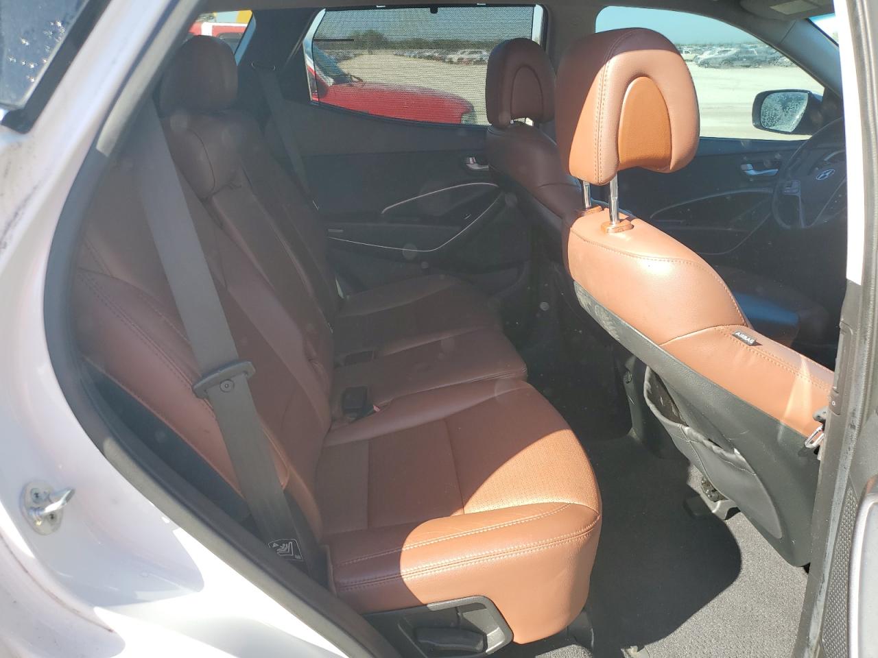 2014 Hyundai Santa Fe - Image 11