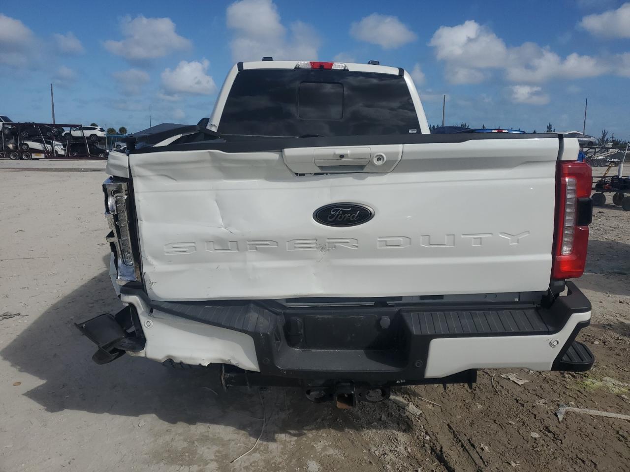 2023 Ford F350 - Image 6