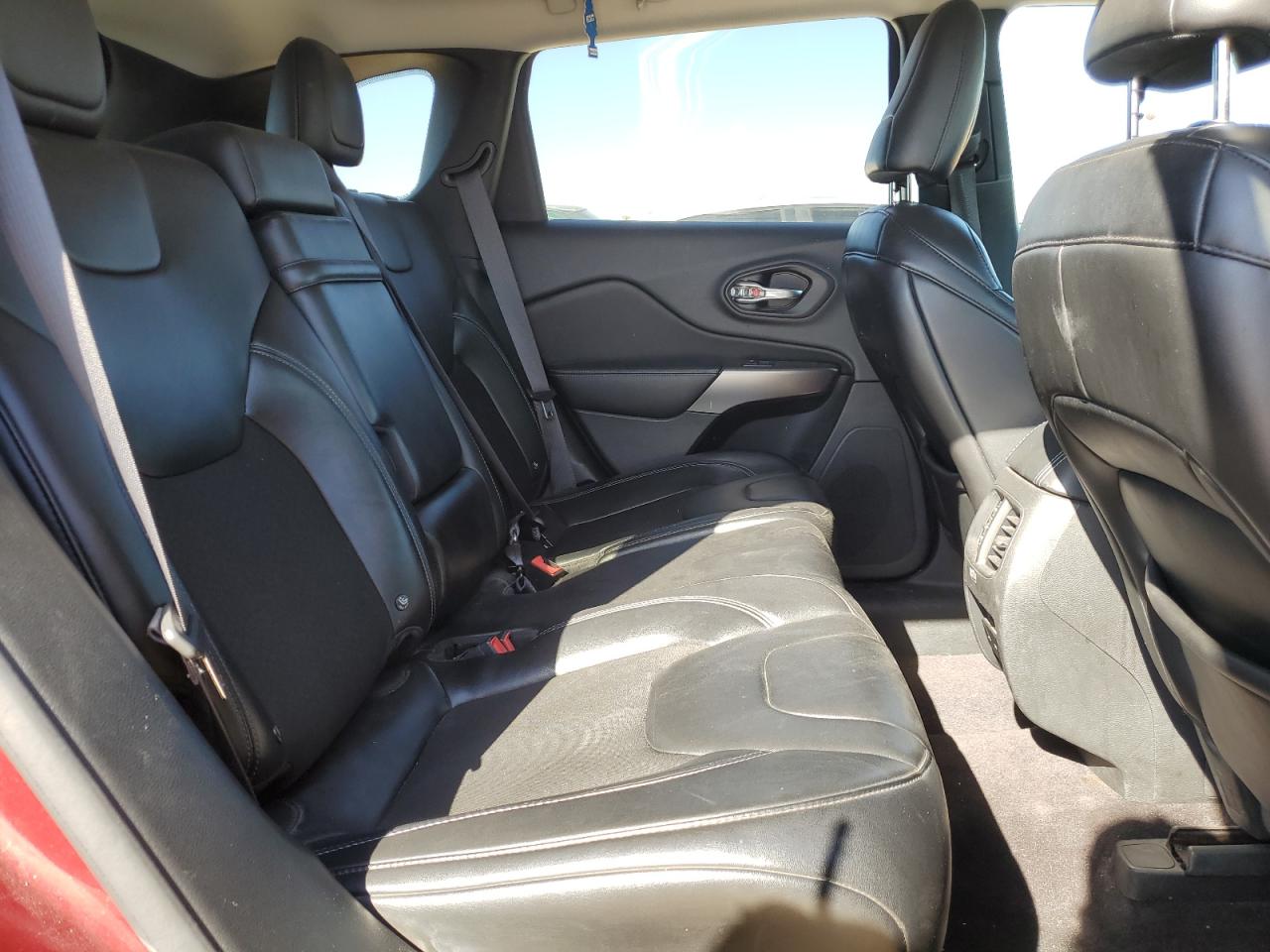 2019 Jeep Grand Cherokee - Image 11