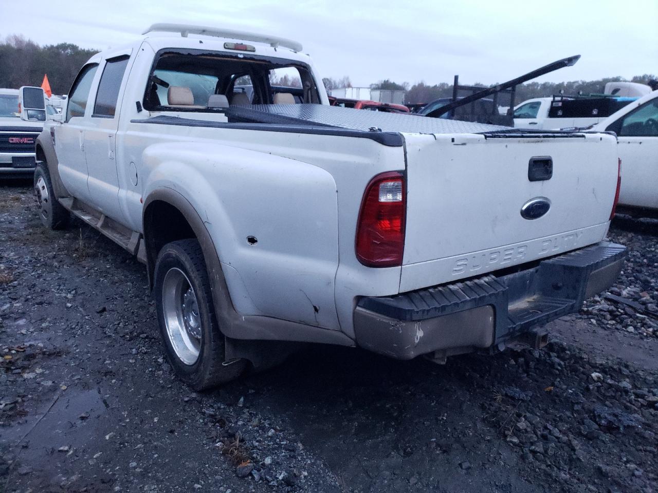 2008 Ford F450 - Image 2
