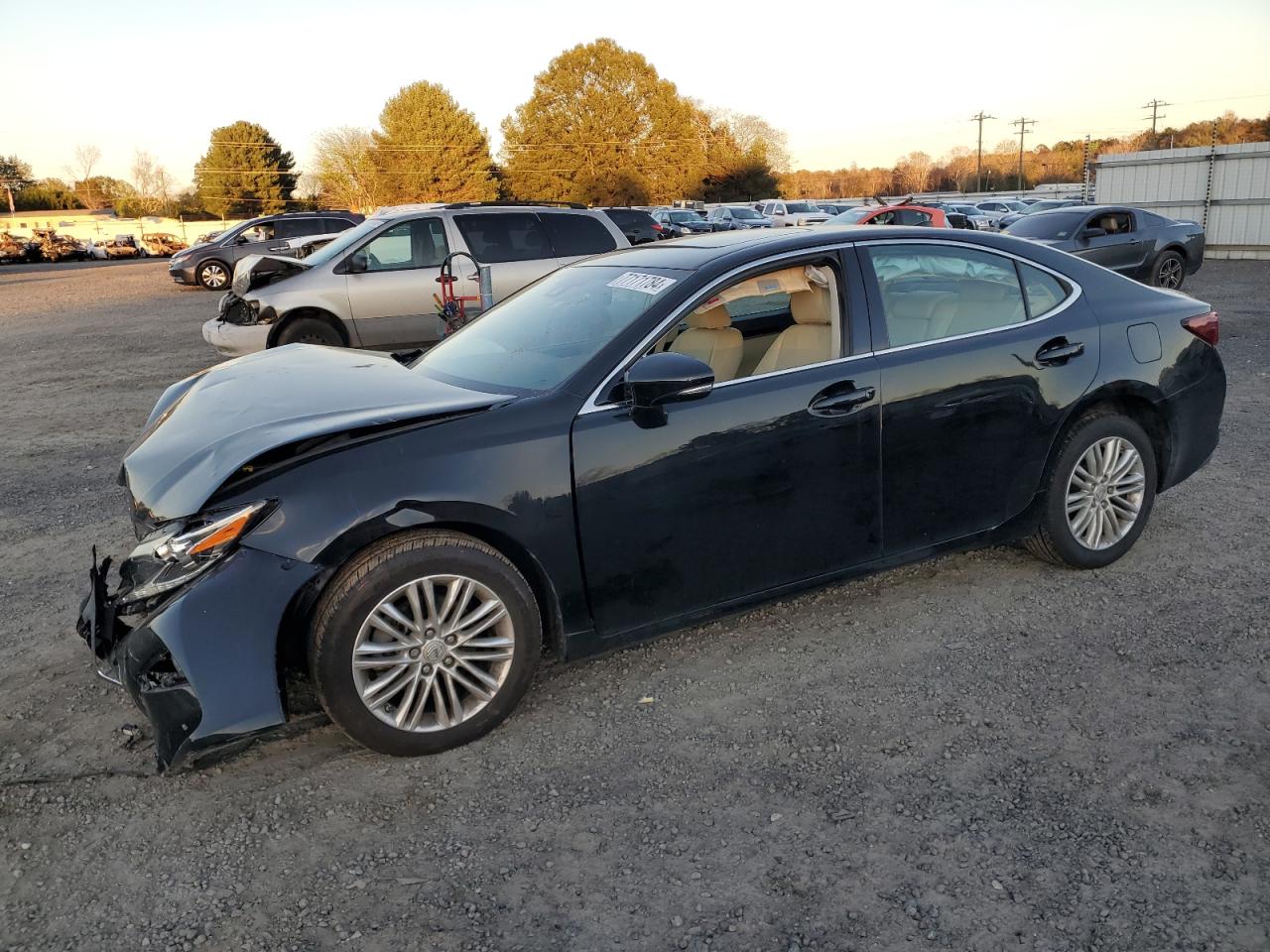 2017 Lexus ES - Image 1