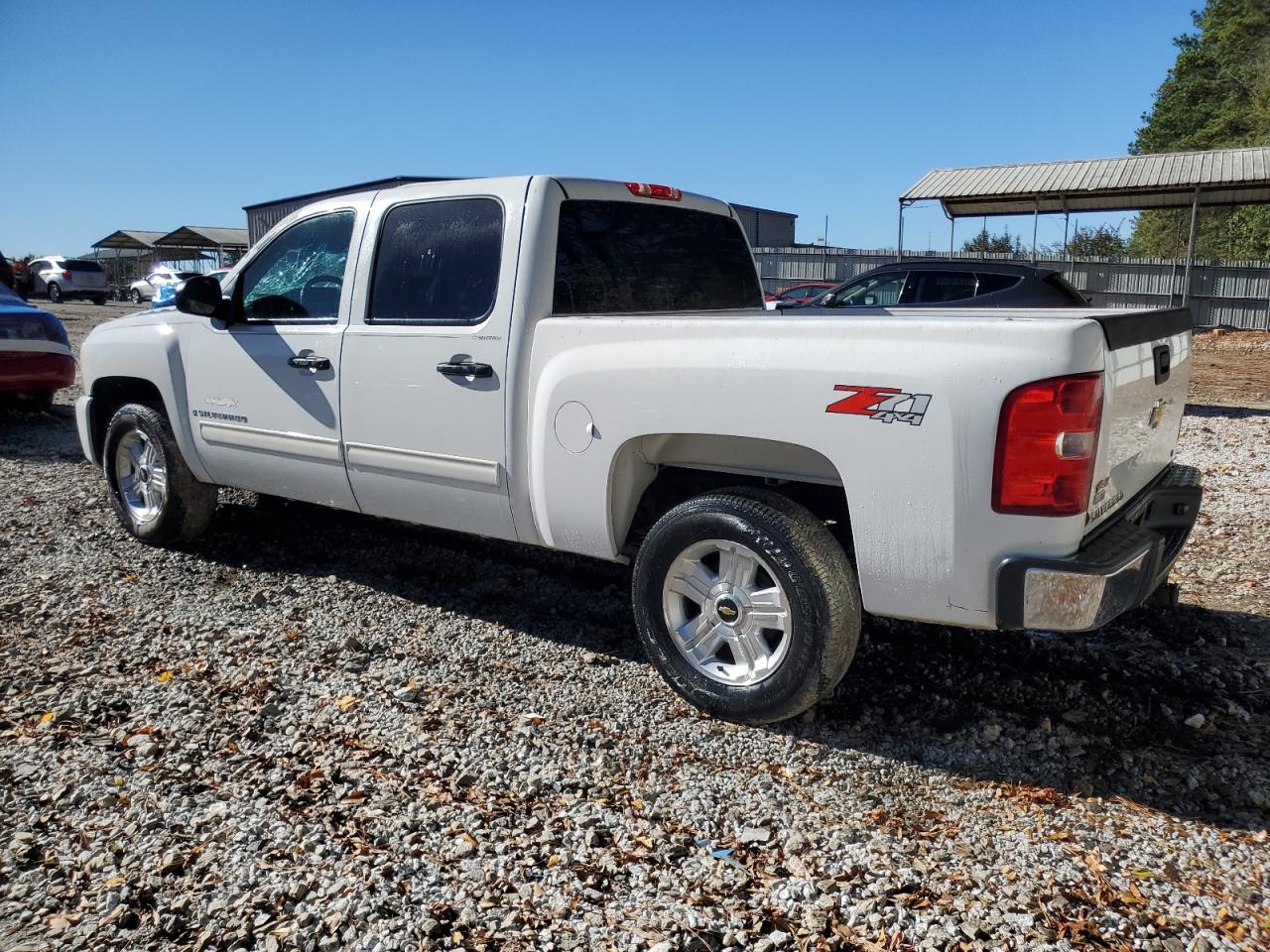 2011 Chevrolet Silverado - Image 2