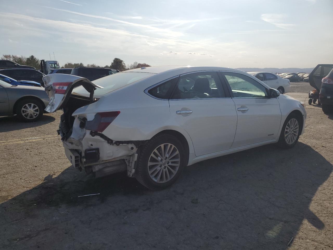 2015 Toyota Avalon - Image 3