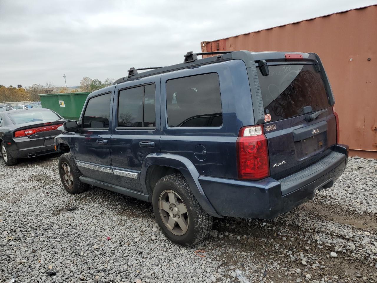 2010 Jeep Commander - Image 2