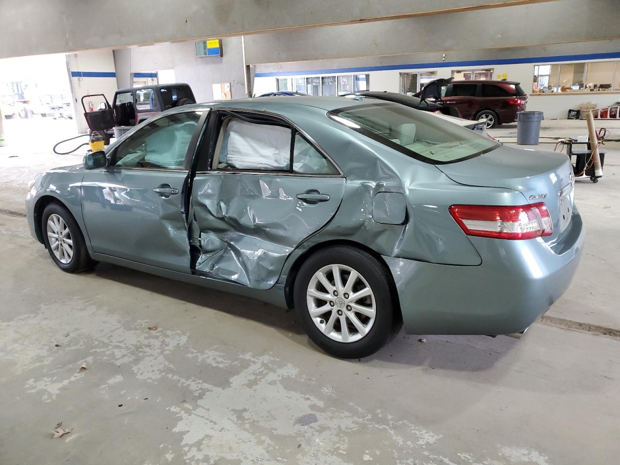 2011 Toyota Camry - Image 2