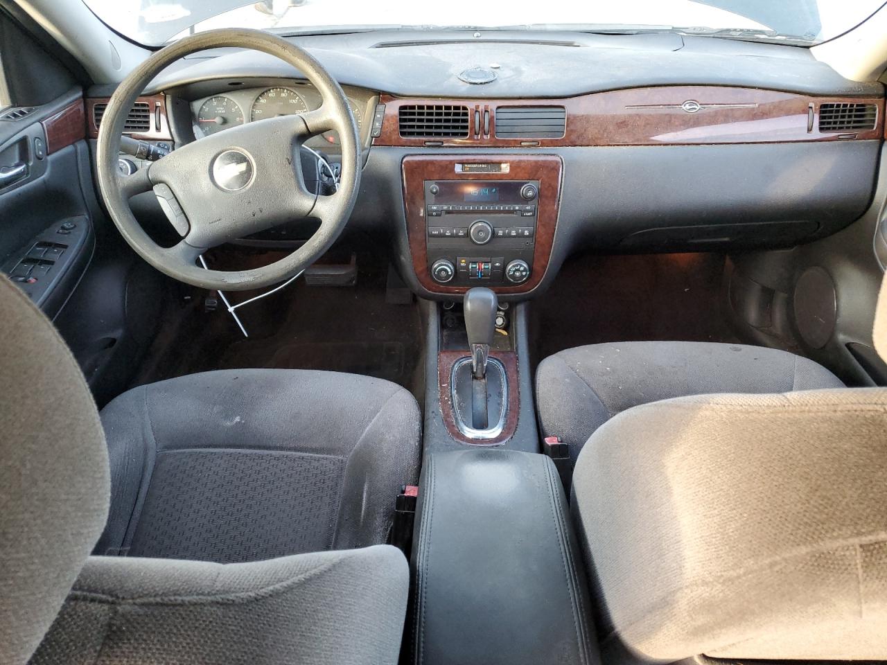 2010 Chevrolet Impala - Image 8