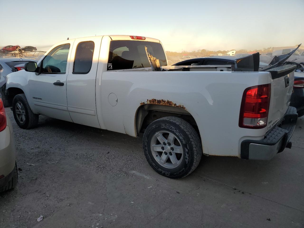 2010 GMC Sierra - Image 2