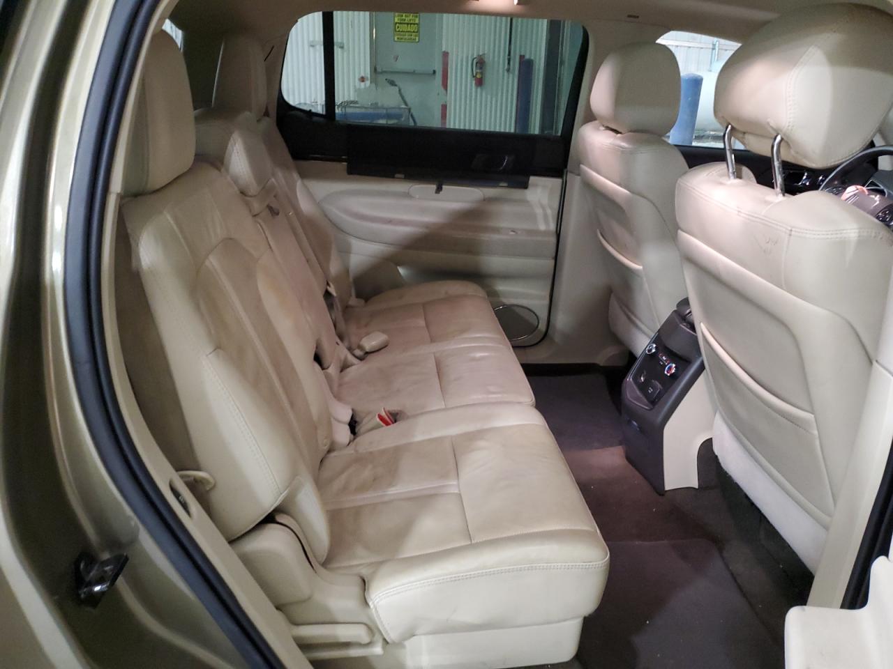 2014 Lincoln MKT - Image 11