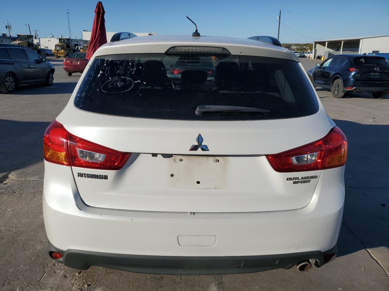 2013 Mitsubishi Outlander - Image 6