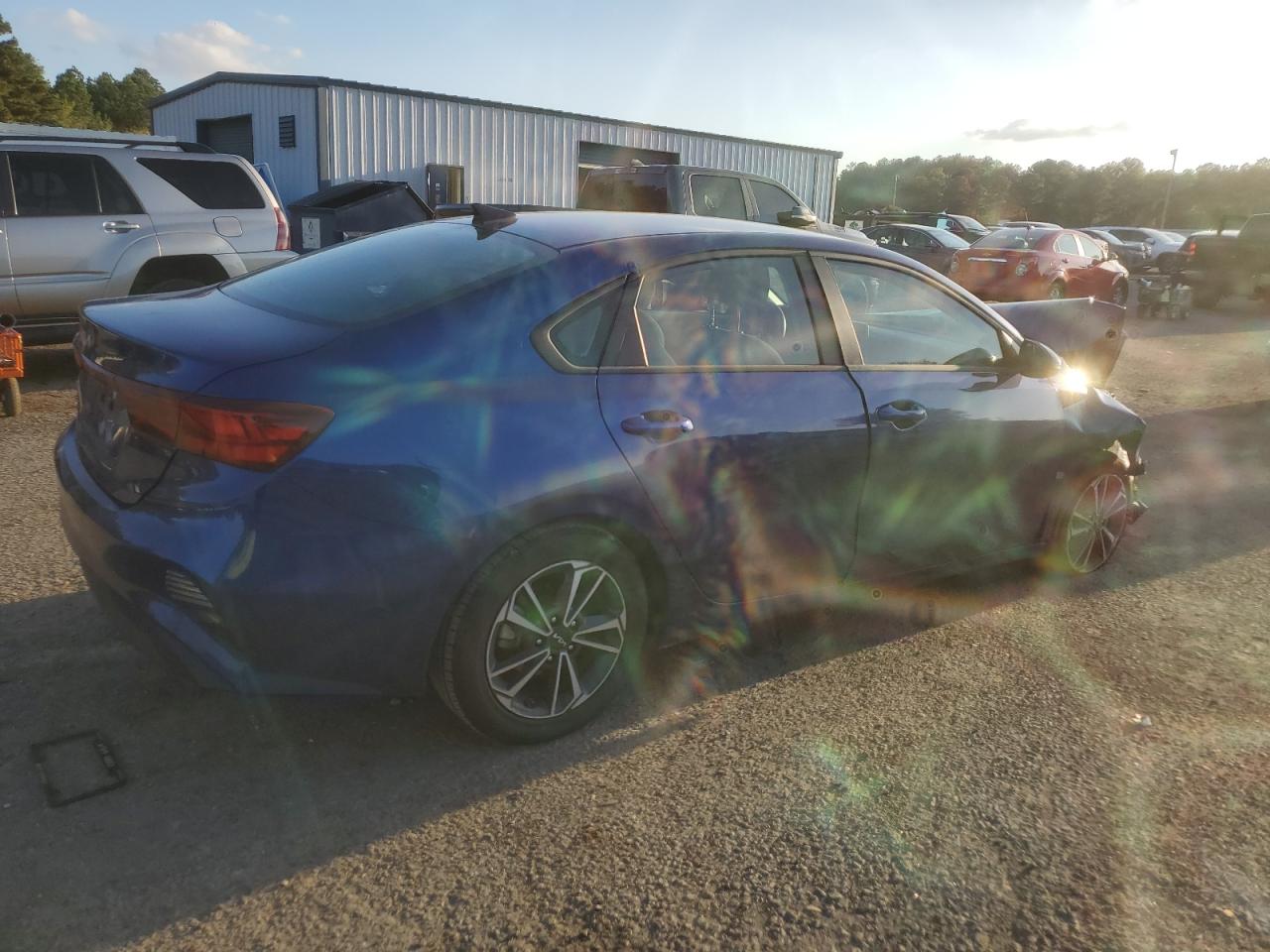 VIN 3KPF24AD4RE698629 2024 KIA FORTE no.3