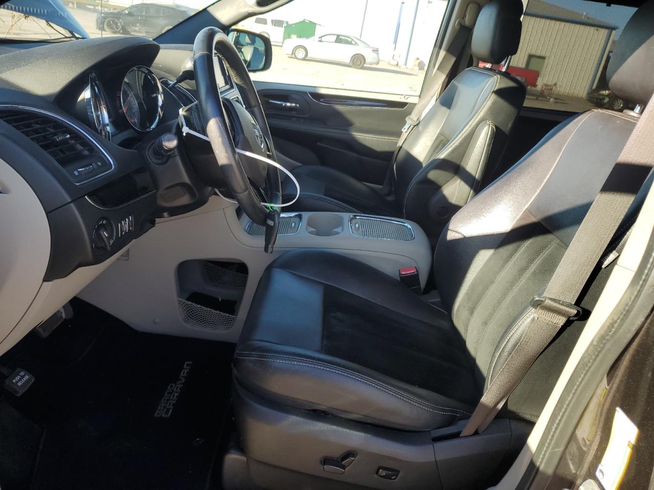 2017 Dodge Caravan - Image 7