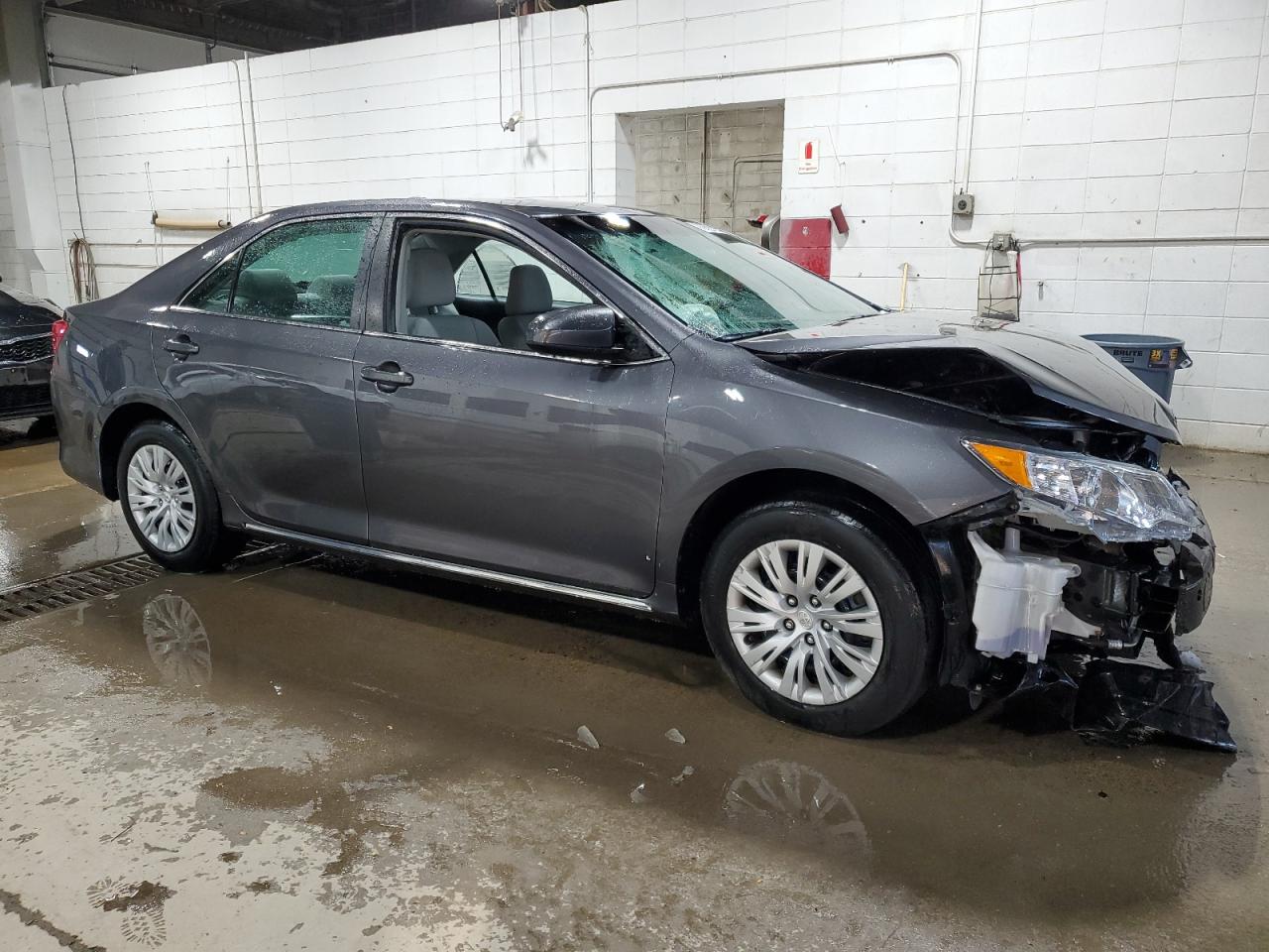 VIN 4T4BF1FKXDR318634 2013 TOYOTA CAMRY no.4