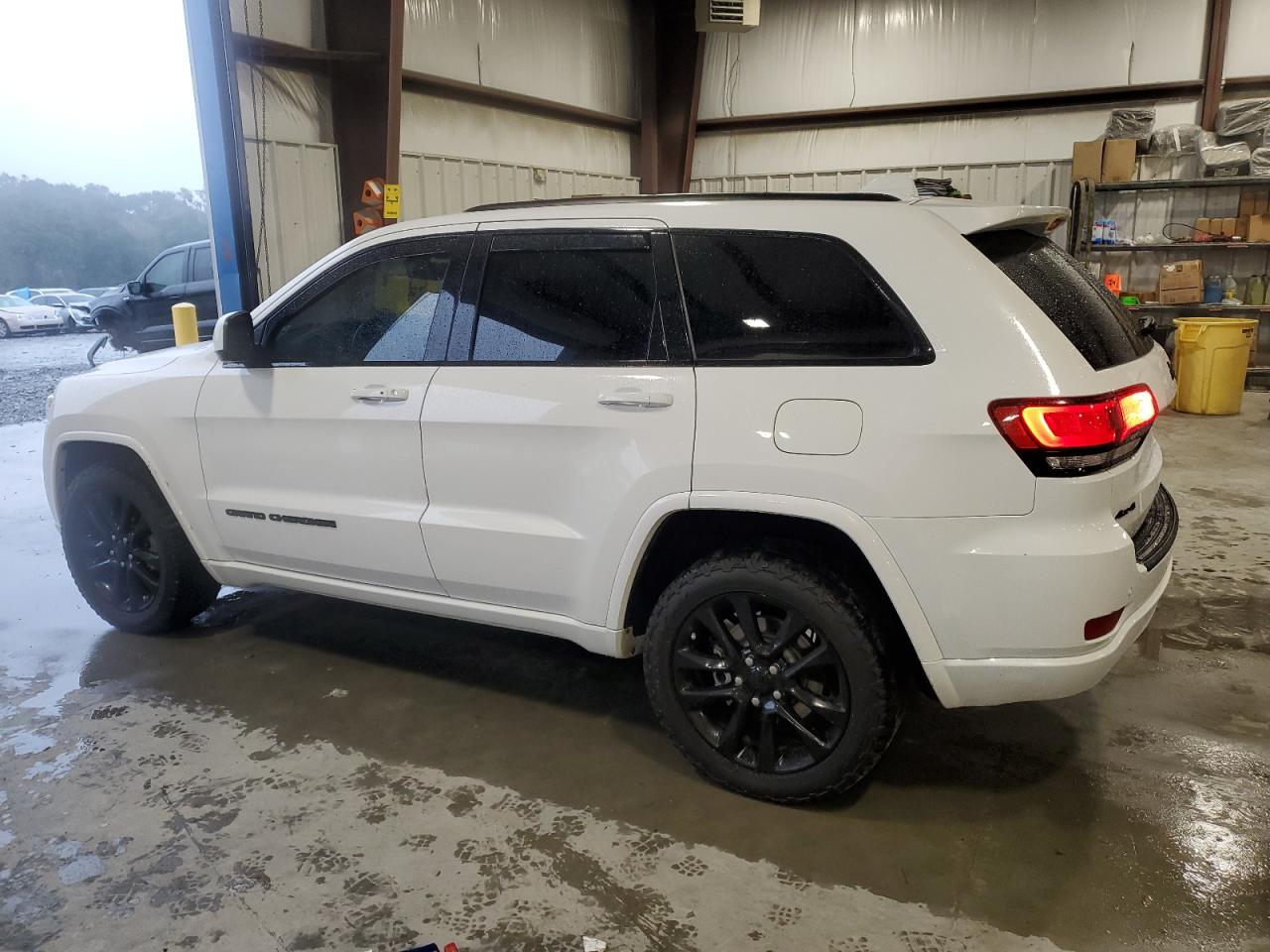 2020 Jeep Grand Cherokee - Image 2