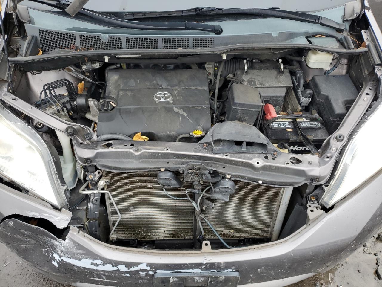 2012 Toyota Sienna - Image 12