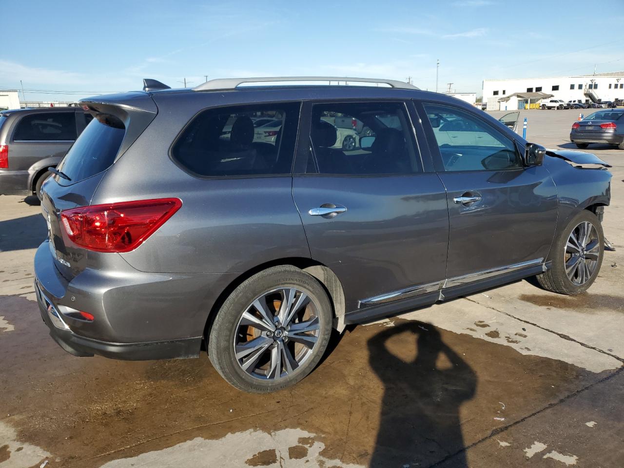 2020 Nissan Pathfinder - Image 3