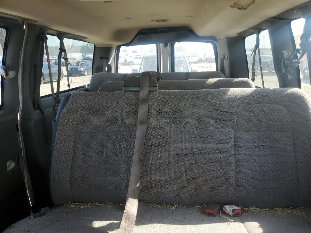 2017 Chevrolet Express - Image 10