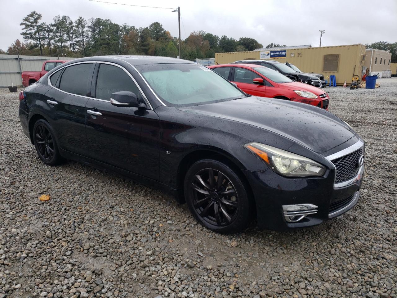 2015 Infiniti Q70 - Image 4