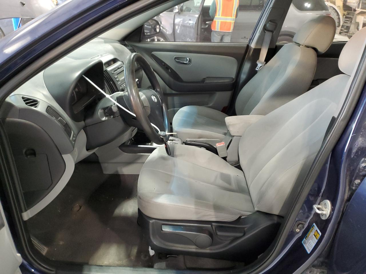 2010 Hyundai Elantra - Image 7