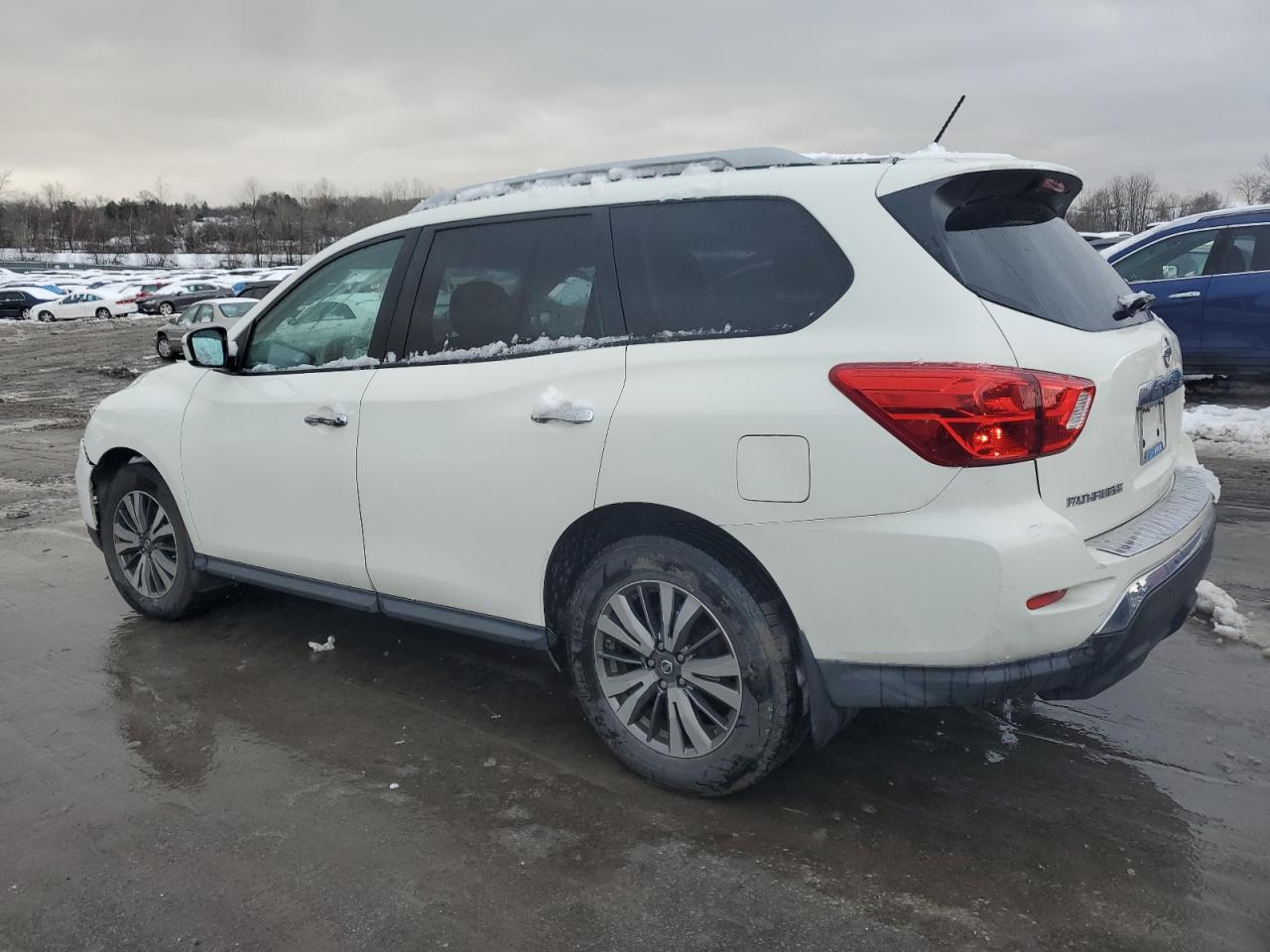 VIN 5N1DR2MM2HC623013 2017 NISSAN PATHFINDER no.2