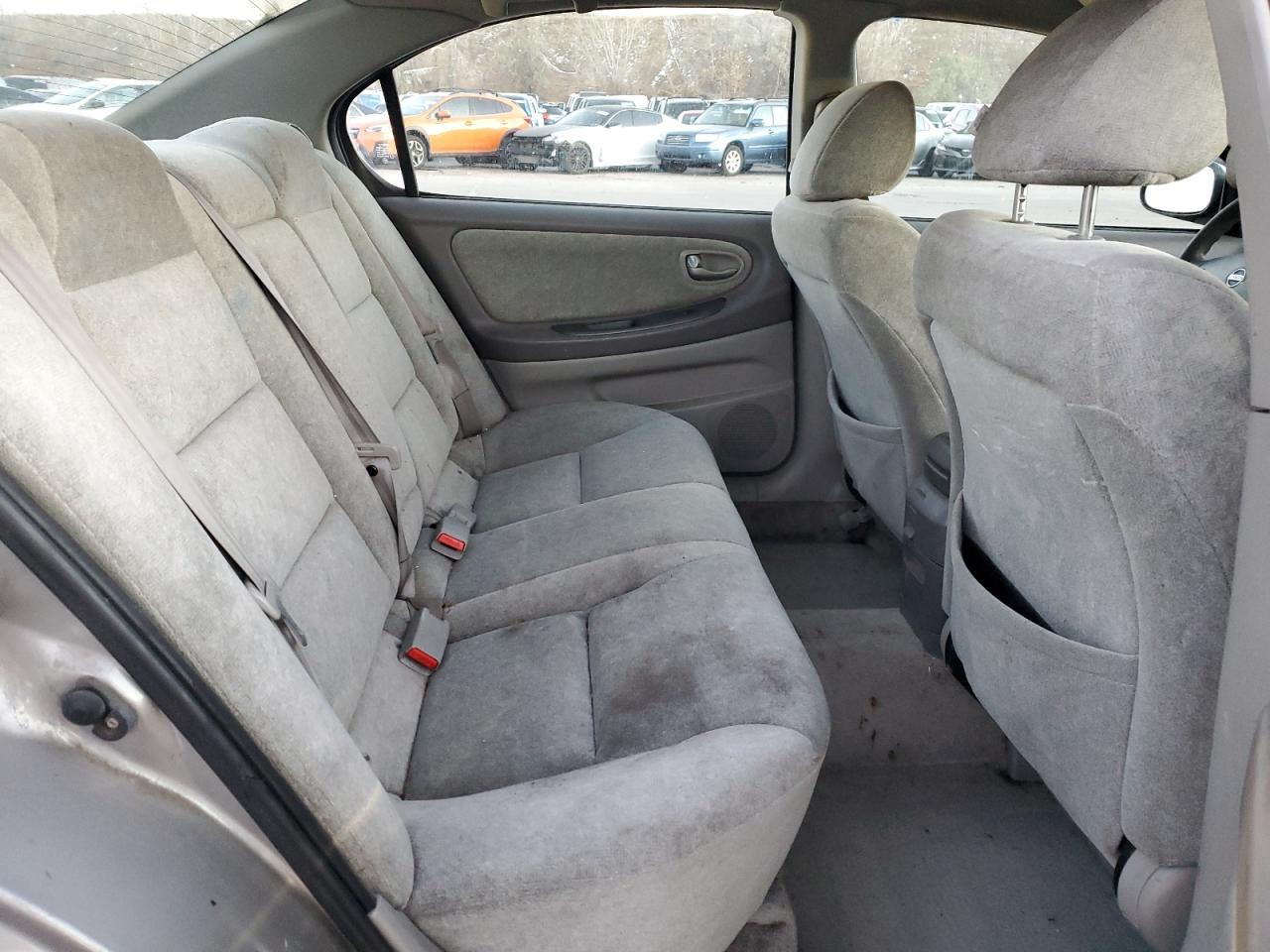 2002 Nissan Maxima - Image 10