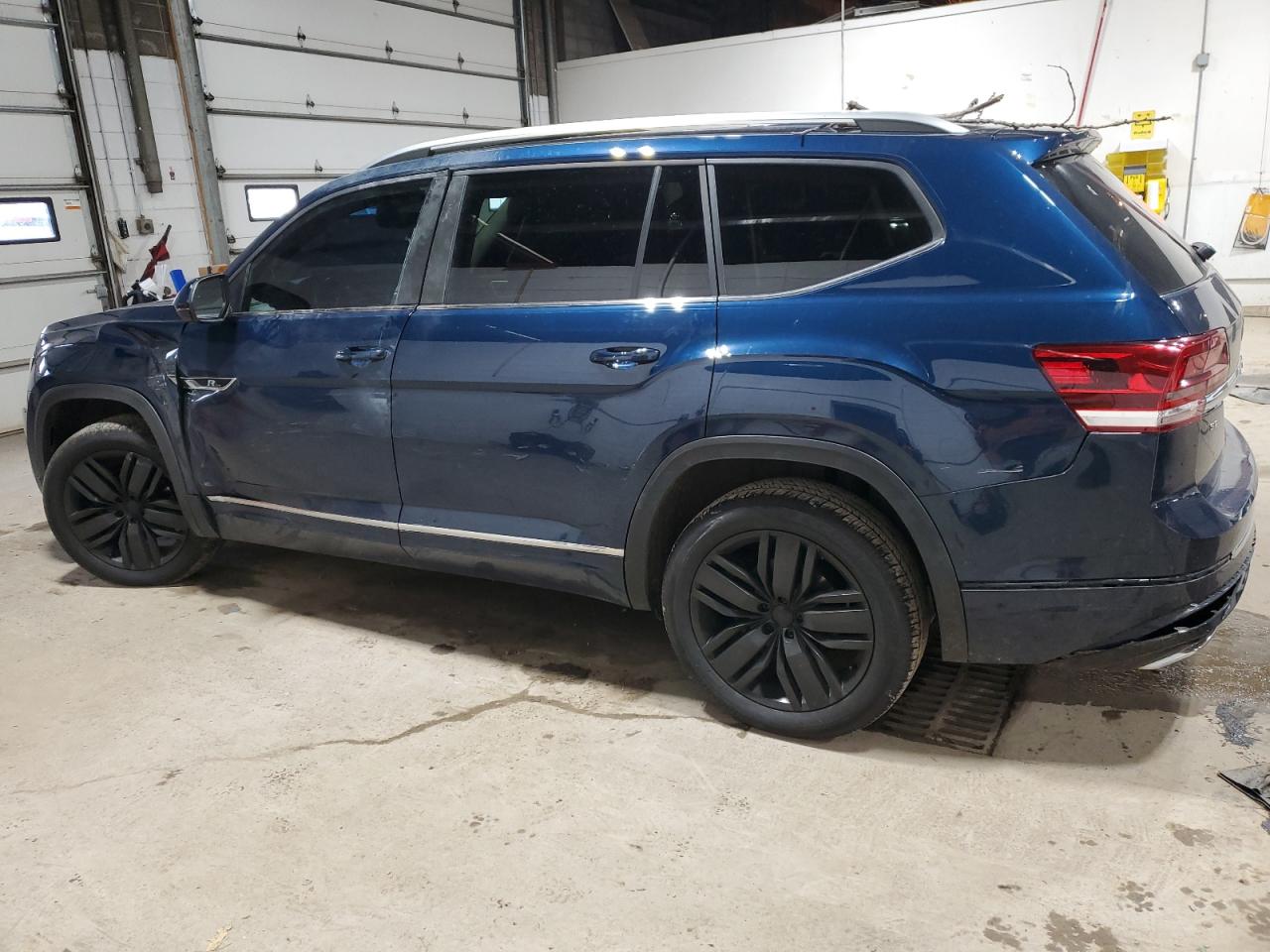 2019 Volkswagen Atlas - Image 2