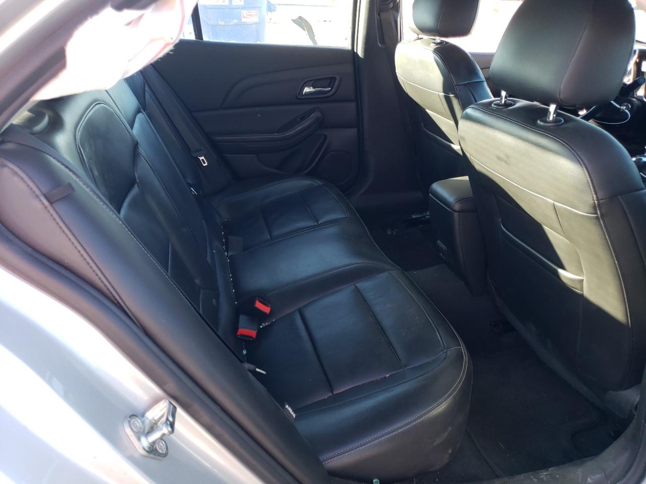 2016 Chevrolet Malibu - Image 10