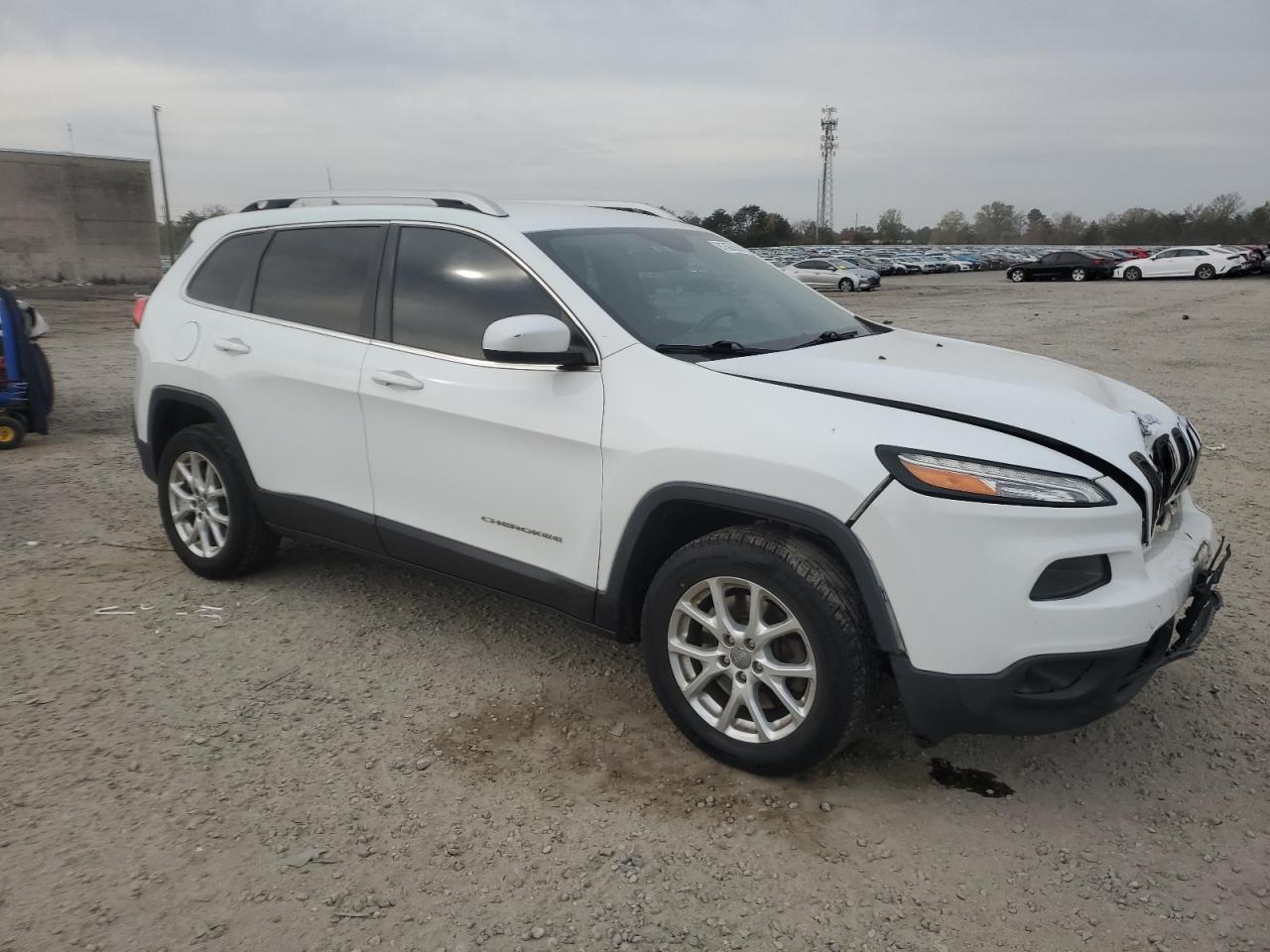 2014 Jeep Cherokee Latitude VIN: 1C4PJLCS6EW116186 Lot: 81307564