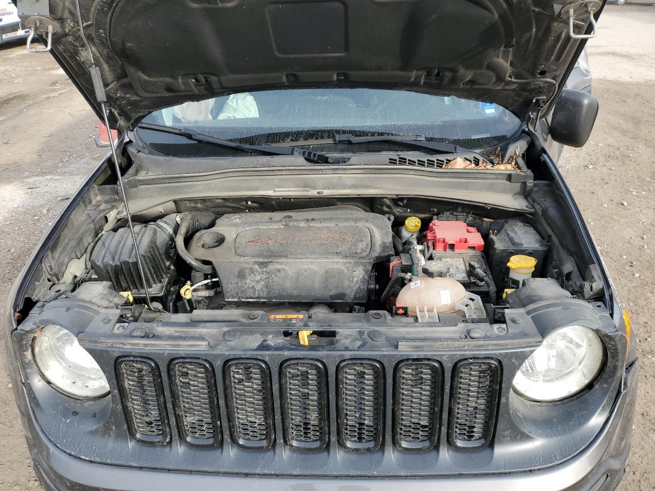 2018 Jeep Renegade - Image 13