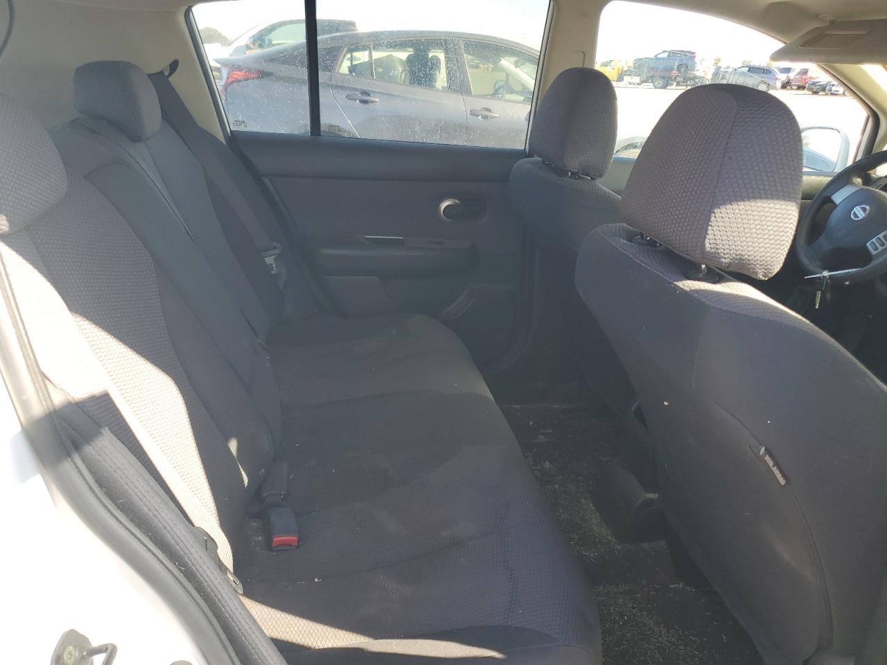 2007 Nissan Versa - Image 10