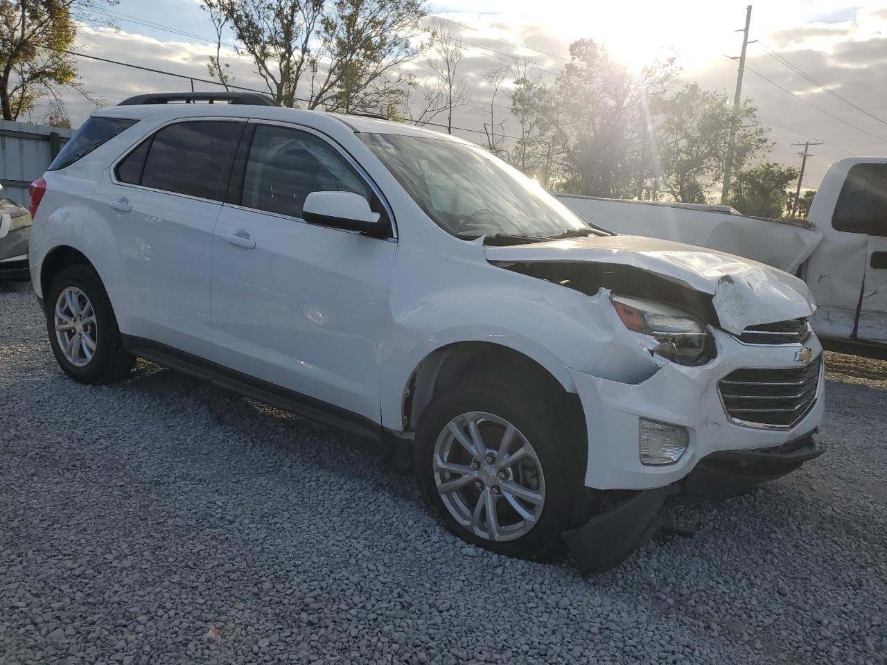 2017 Chevrolet Equinox - Image 4
