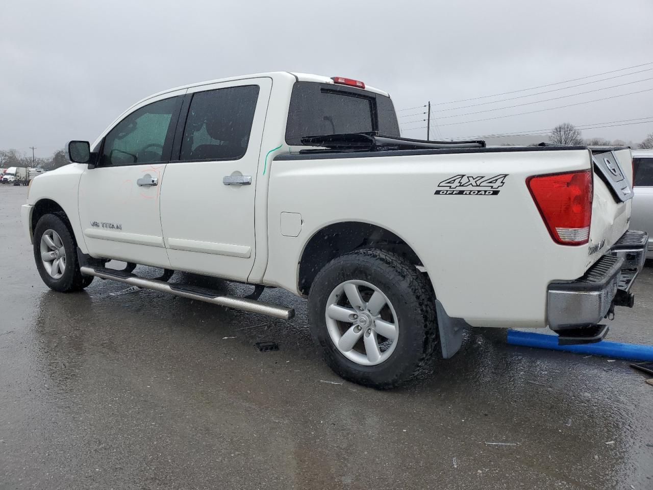 2010 Nissan Titan - Image 2