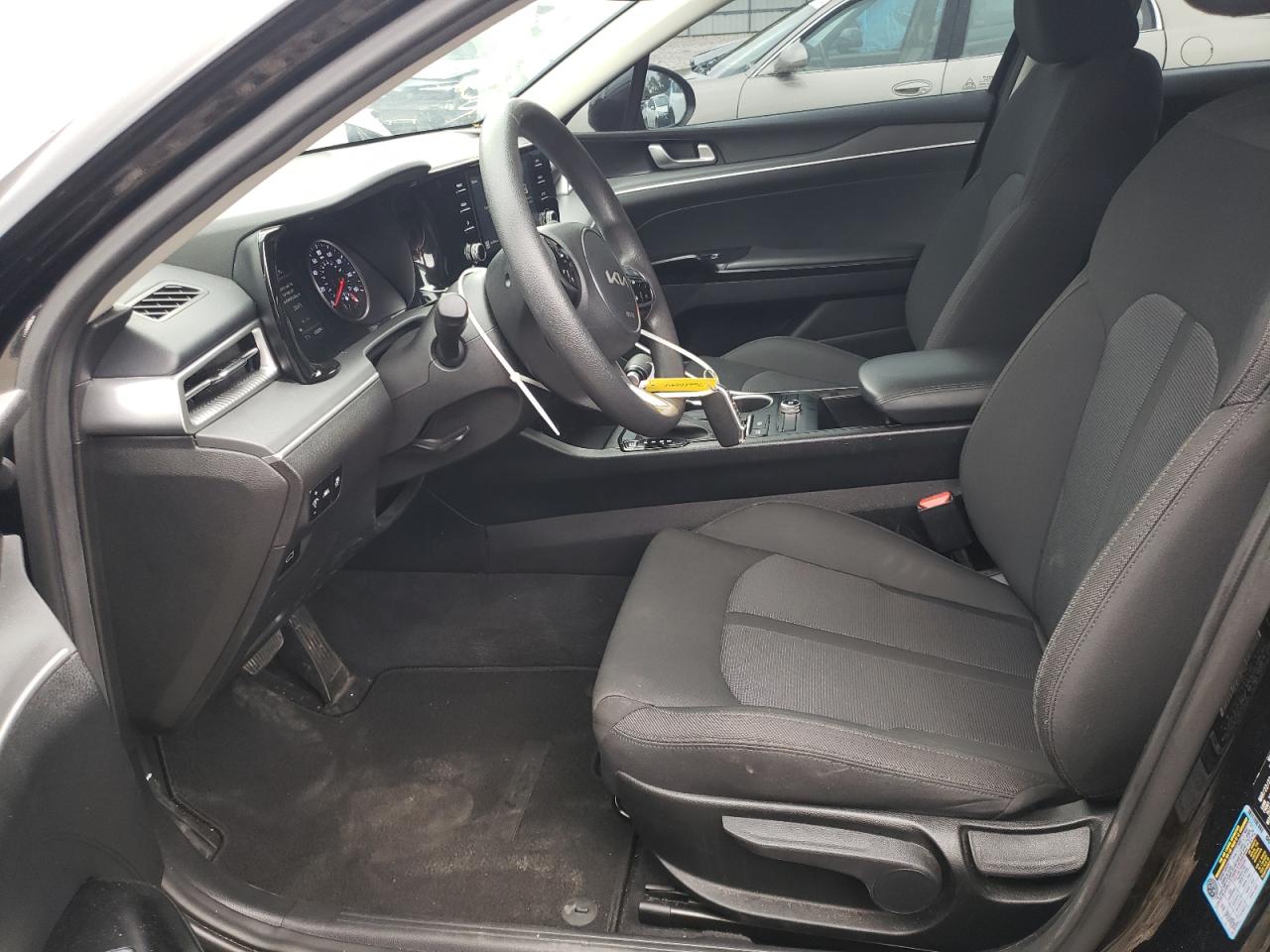 2022 Kia K5 - Image 7