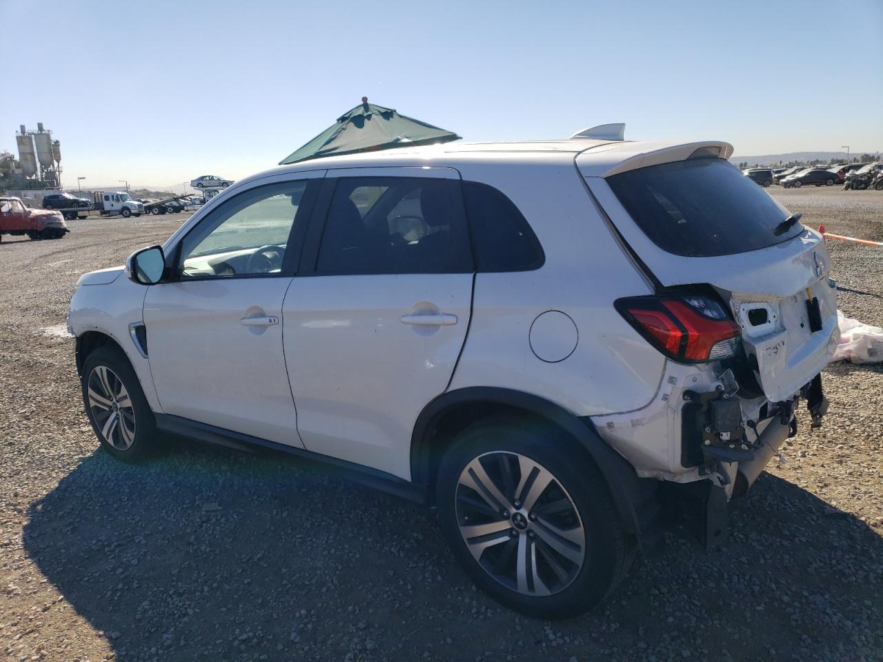 2021 Mitsubishi Outlander - Image 2