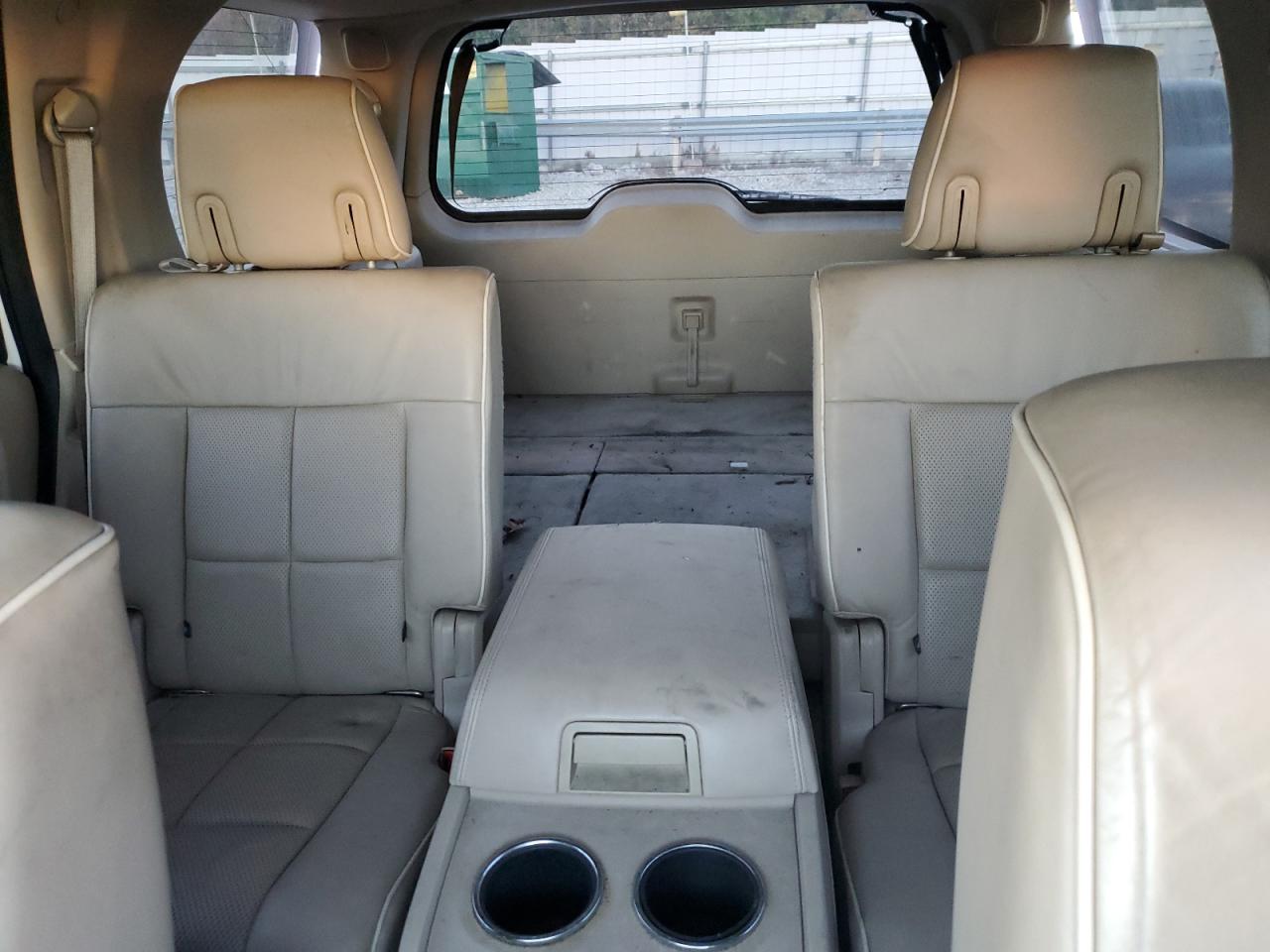 2007 Lincoln Navigator - Image 10