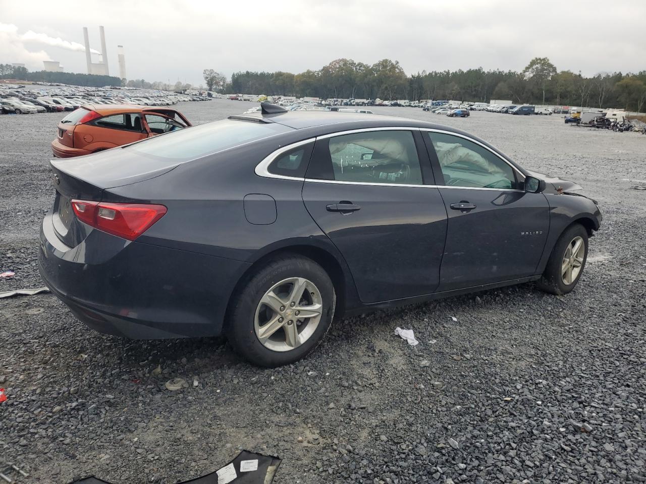 2023 Chevrolet Malibu - Image 3