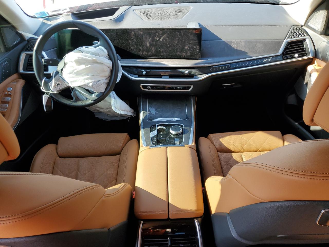 2023 BMW X7 - Image 8