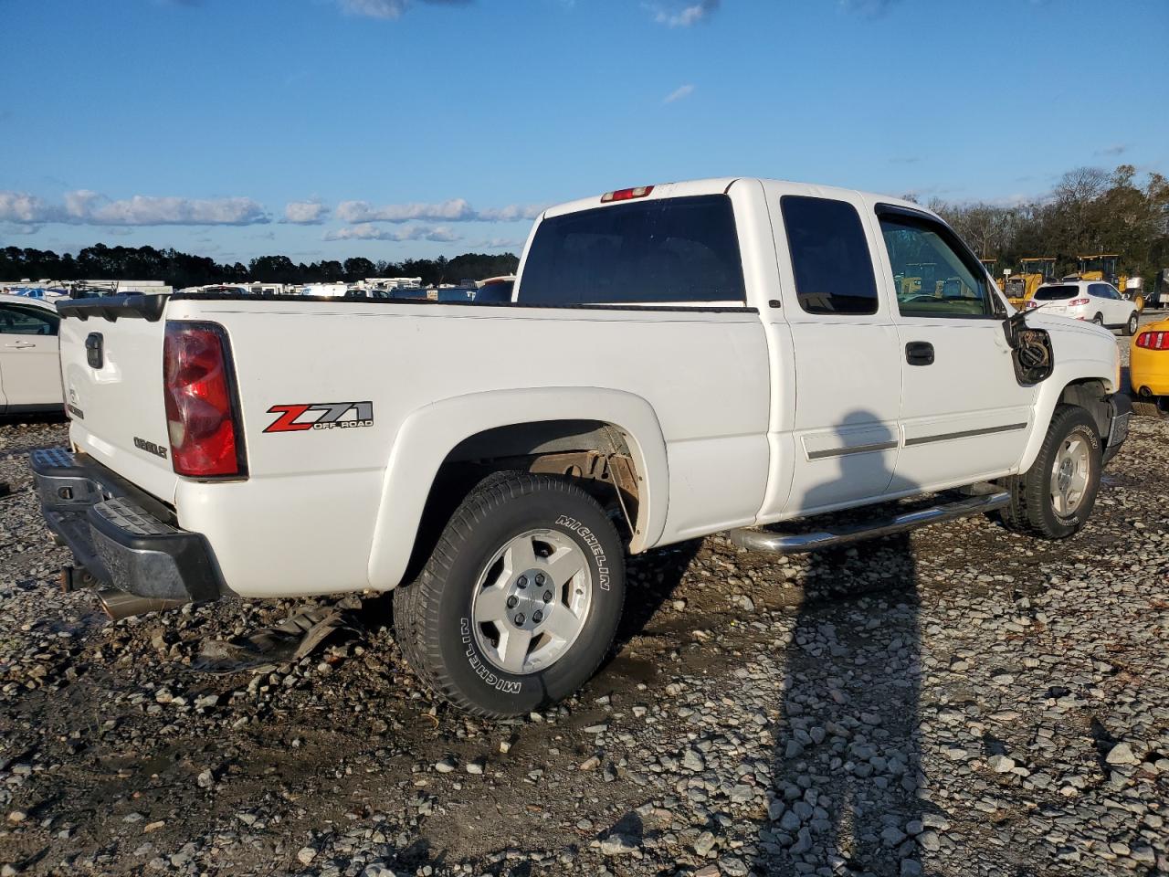 2005 Chevrolet Silverado - Image 3