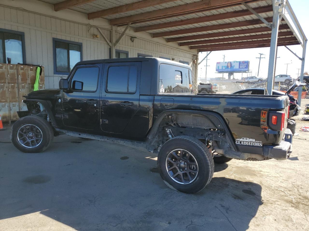 2020 Jeep Gladiator - Image 2