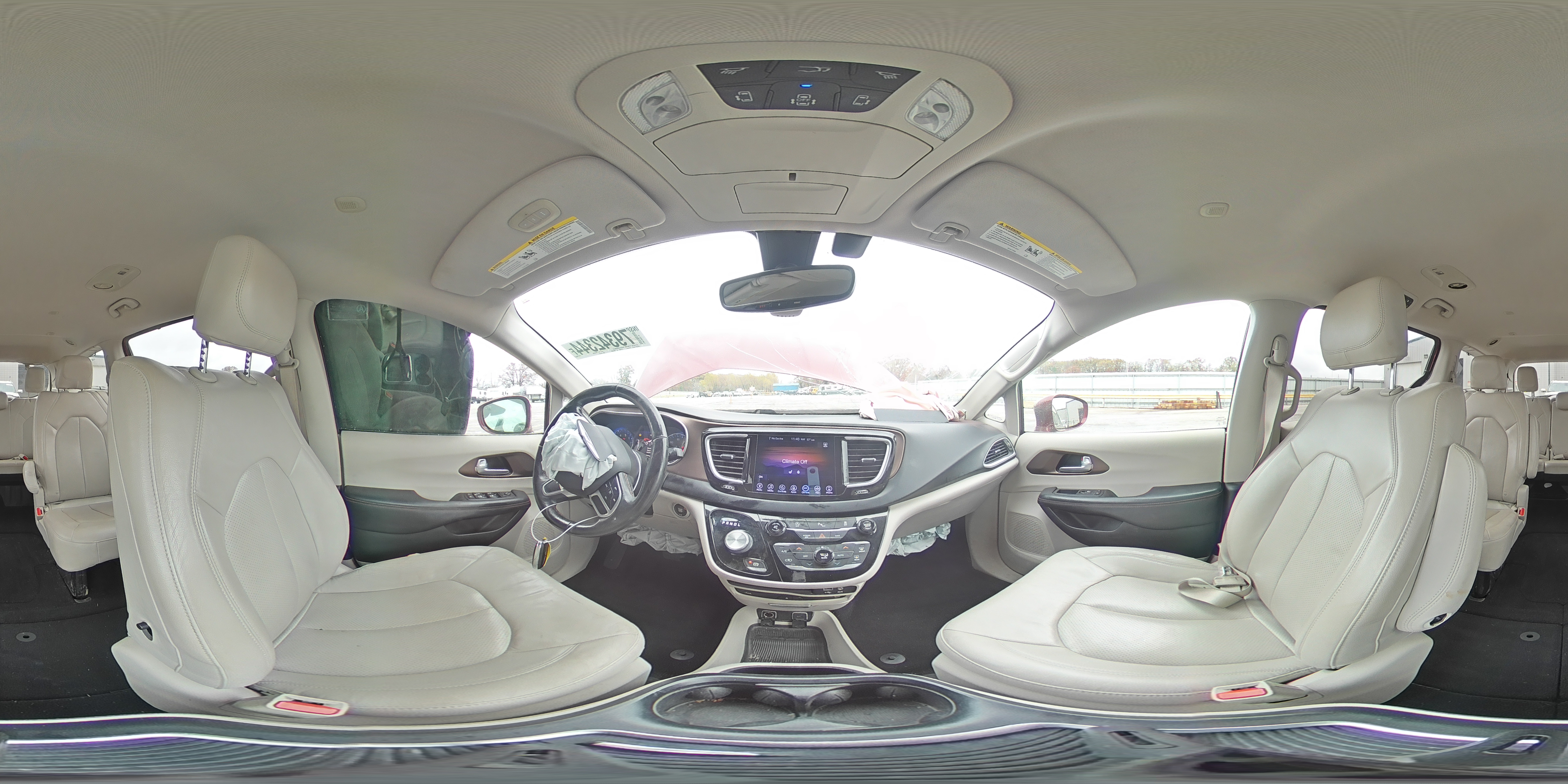 2017 Chrysler Pacifica - Image 15