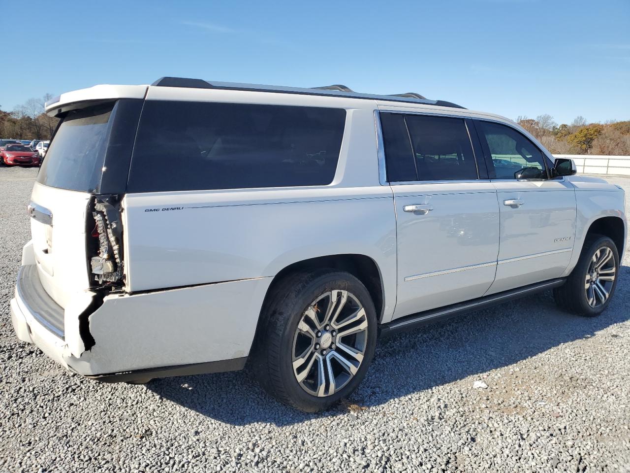 VIN 1GKS2HKJXLR110243 2020 GMC YUKON no.3