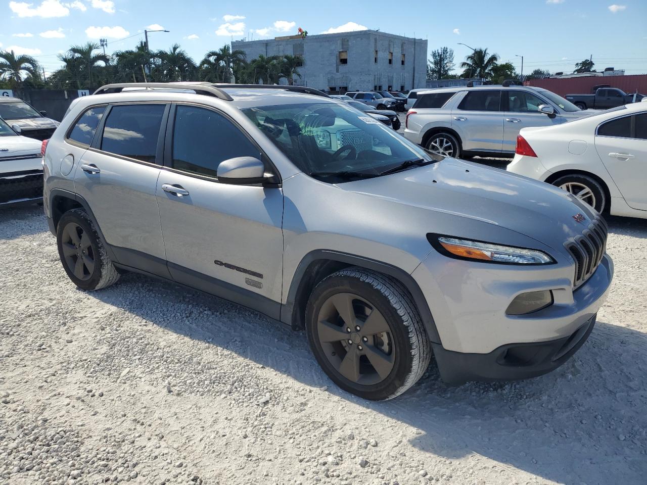 2016 Jeep Grand Cherokee - Image 4