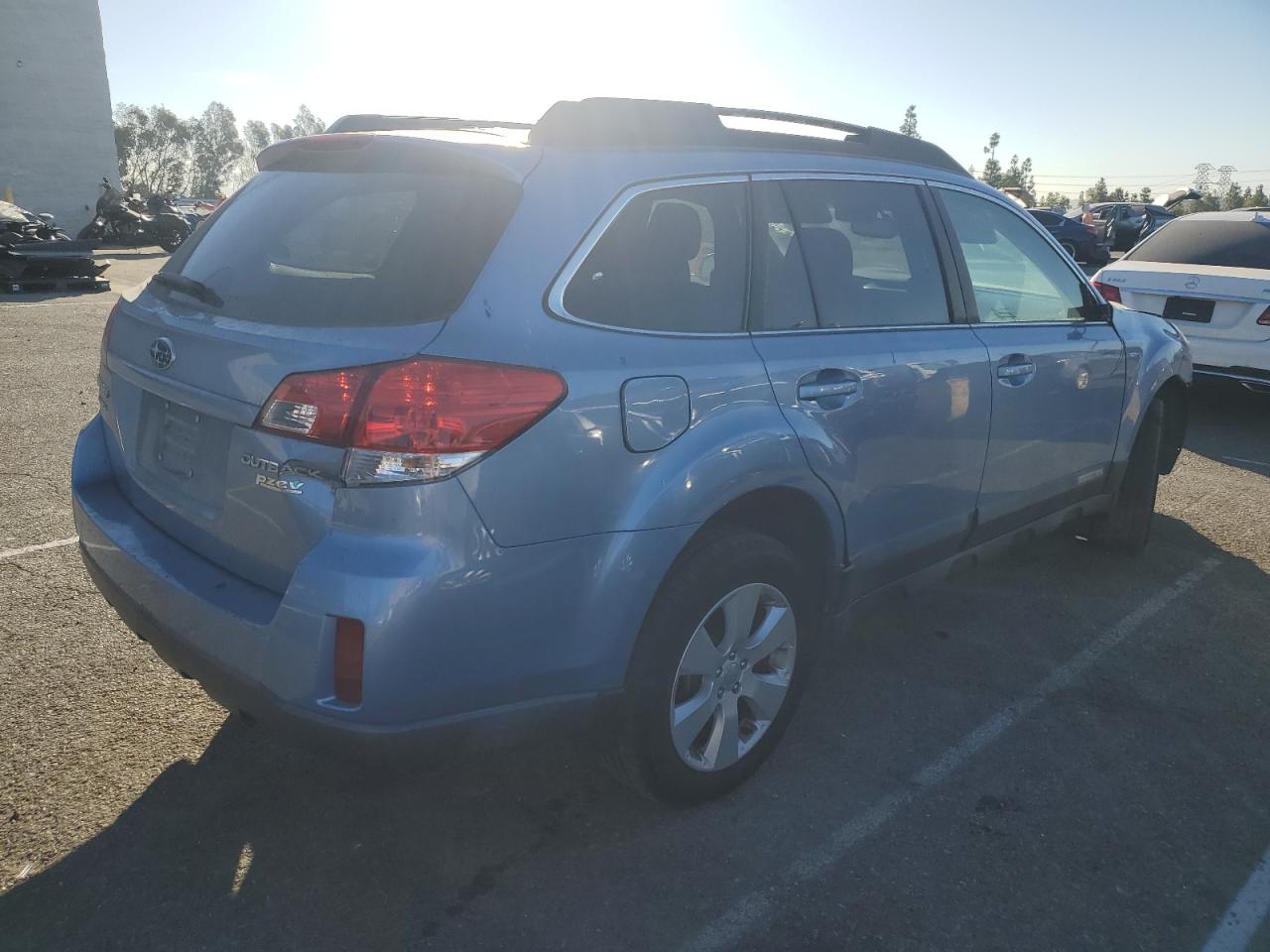 2010 Subaru Outback - Image 3