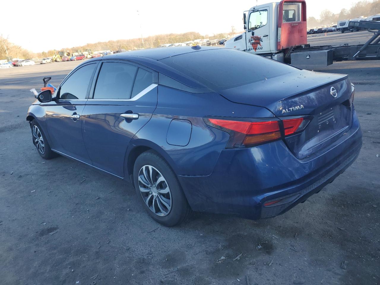 2019 Nissan Altima - Image 2