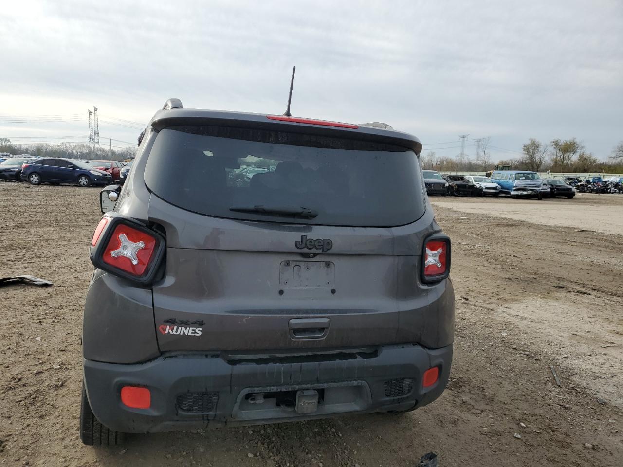 2018 Jeep Renegade - Image 6