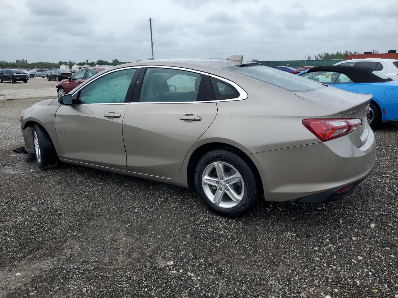 2022 Chevrolet Malibu - Image 2