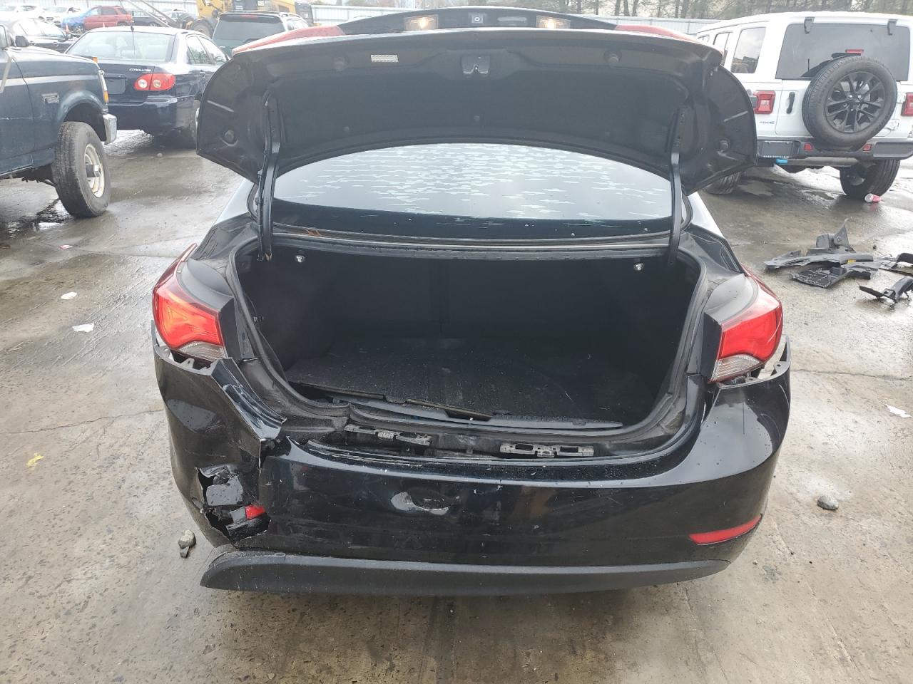 2016 Hyundai Elantra - Image 6
