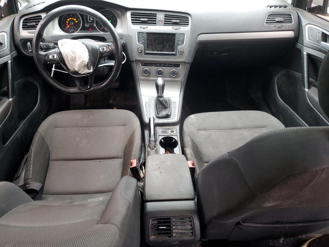2016 Volkswagen Golf - Image 8